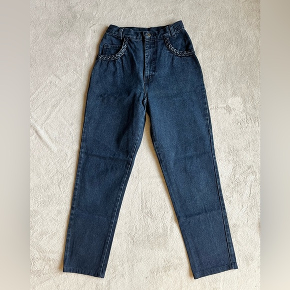 ⭐️ HOST PICK 🦄 Vintage Mom Jeans - Picture 5 of 12